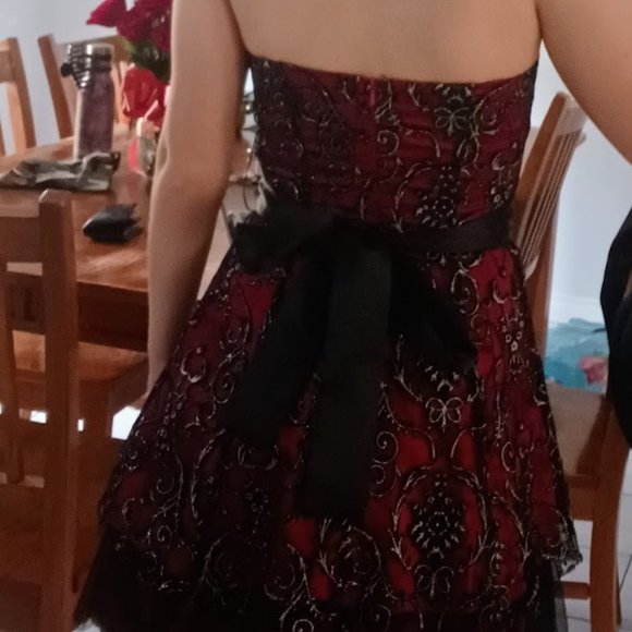 Black and Red Lace Prom Dress - Picture 2 of 8